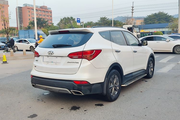 Used Hyundai Santa Fe 2013 2.4L Automatic Two-Wheel Drive Smart Version Exterior 8