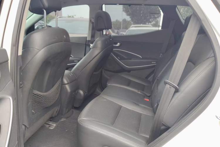 Used Hyundai Santa Fe 2013 Revised Version 2.4L Automatic All-Wheel Drive Smart Type Exterior 8