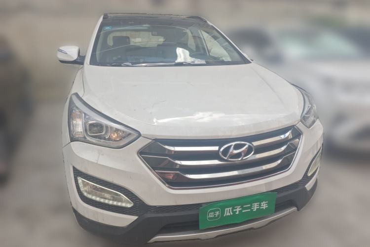 Used Hyundai Santa Fe 2013 2.4L Automatic Two-Wheel Drive Smart Version Front
