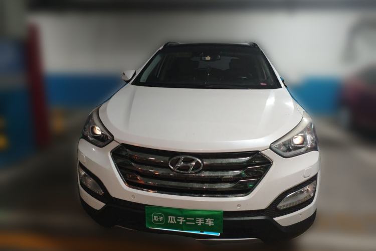 Used Hyundai Santa Fe 2013 2.0T Automatic All-Wheel Drive Top Trim Front
