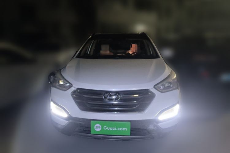 Used Hyundai Santa Fe 2013 2.4L Automatic Two-Wheel Drive Smart Version Front