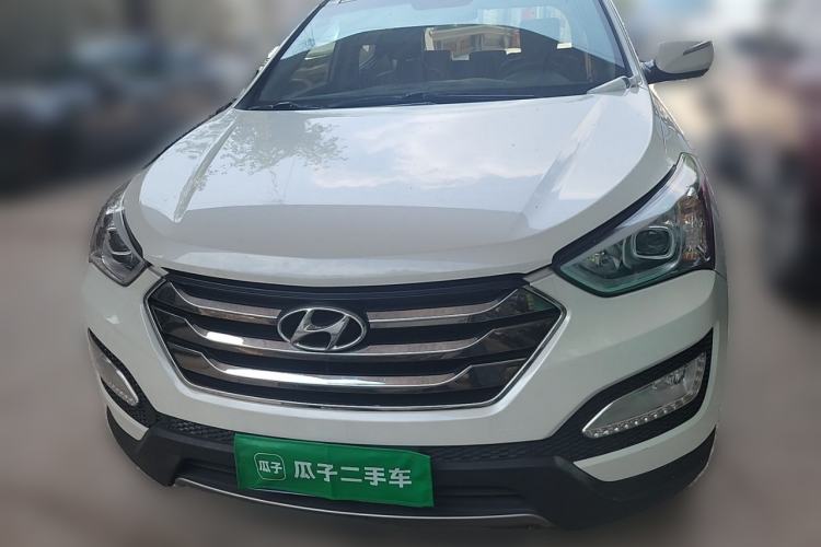Used Hyundai Santa Fe 2013 2.4L Automatic Two-Wheel Drive Smart Version Front