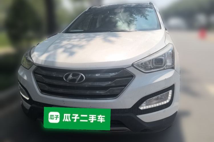 Used Hyundai Santa Fe 2013 2.4L Automatic Two-Wheel Drive Smart Version Front