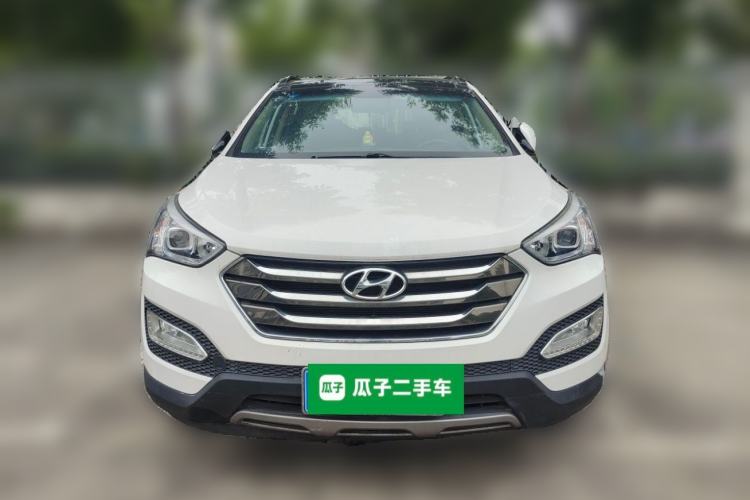 Used Hyundai Santa Fe 2013 2.4L Automatic Two-Wheel Drive Smart Version Front