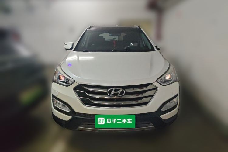 Used Hyundai Santa Fe 2013 2.4L Automatic Two-Wheel Drive Smart Version Front