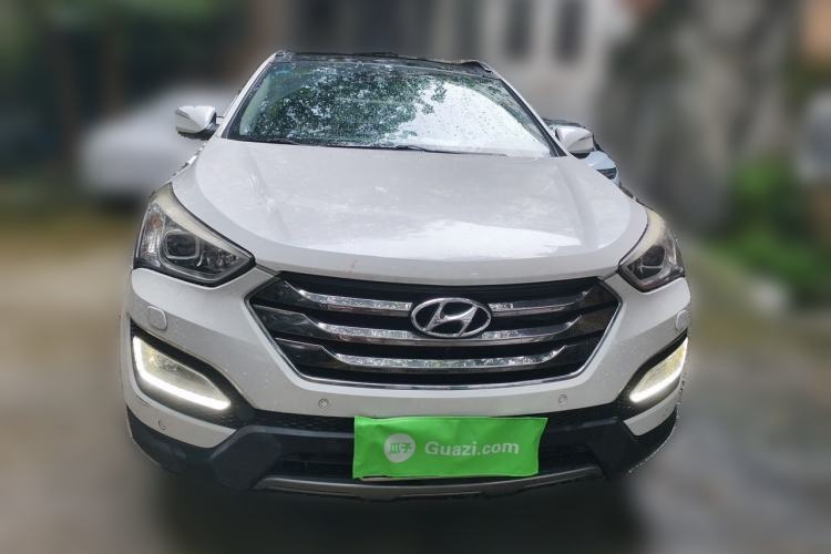 Used Hyundai Santa Fe 2013 2.0T Automatic All-Wheel Drive Top Trim Front