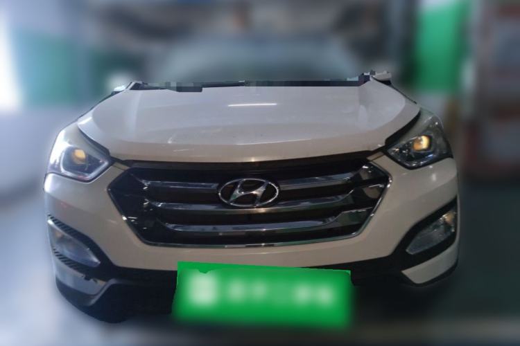Used Hyundai Santa Fe 2013 2.4L Automatic Two-Wheel Drive Smart Version Front