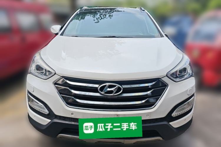 Used Hyundai Santa Fe 2013 2.0T Automatic All-Wheel Drive Top Trim Front