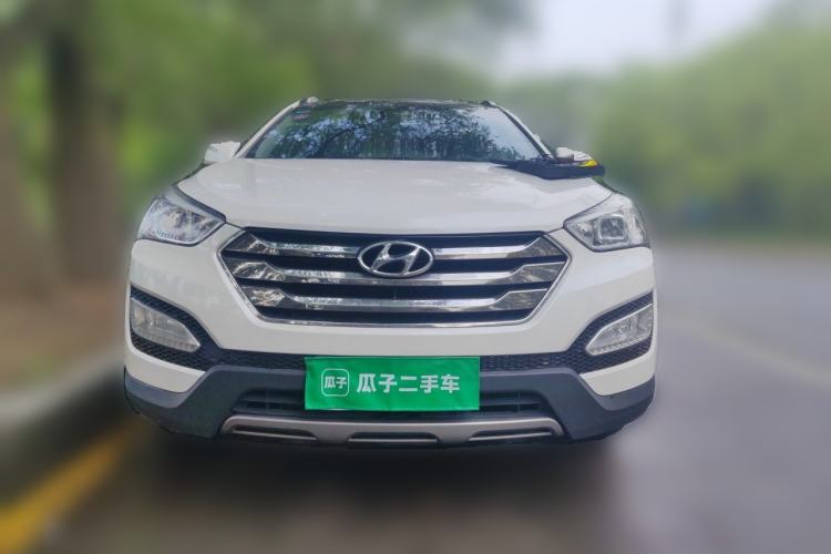 Used Hyundai Santa Fe 2013 2.4L Automatic Two-Wheel Drive Smart Version Front