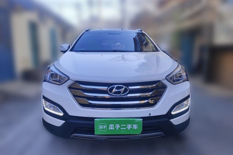 Used Hyundai Santa Fe 2013 2.4L Automatic Two-Wheel Drive Smart Version Front