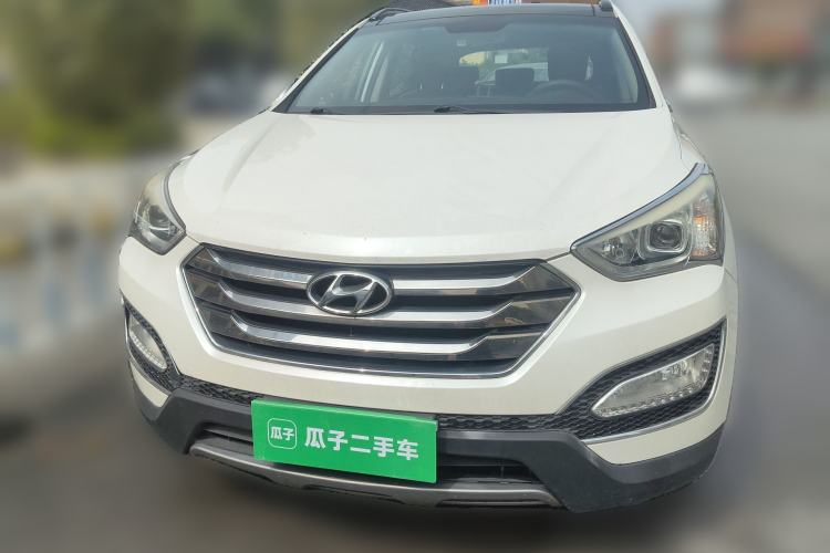 Used Hyundai Santa Fe 2013 2.4L Automatic Two-Wheel Drive Smart Version Front