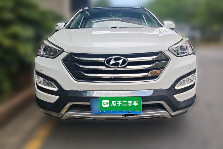 Used Hyundai Santa Fe 2013 2.4L Automatic Two-Wheel Drive Smart Version Front