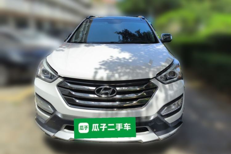 Used Hyundai Santa Fe 2013 2.4L Automatic Two-Wheel Drive Smart Version Front