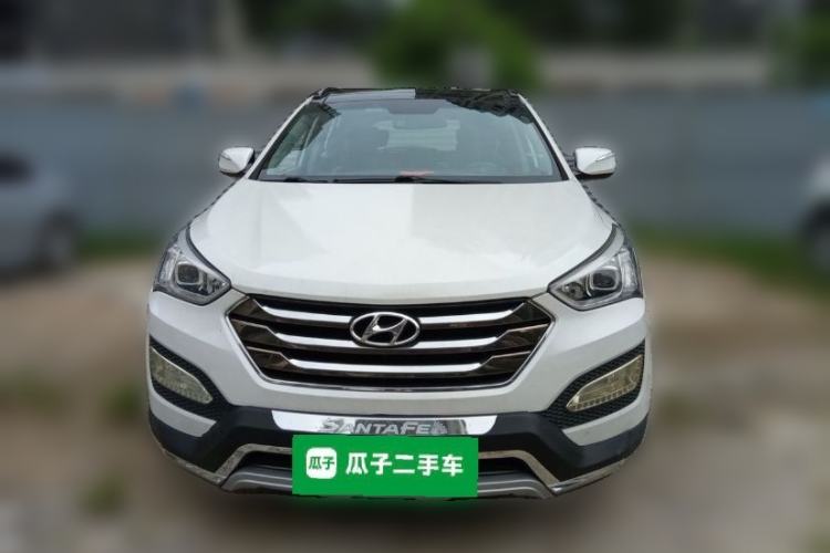Used Hyundai Santa Fe 2013 2.4L Automatic Two-Wheel Drive Smart Version Front