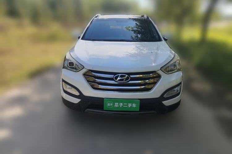 Used Hyundai Santa Fe 2013 2.4L Automatic Two-Wheel Drive Smart Version Front