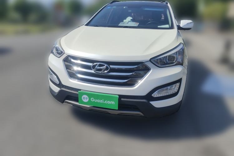 Used Hyundai Santa Fe 2013 2.4L Automatic Two-Wheel Drive Smart Version Front