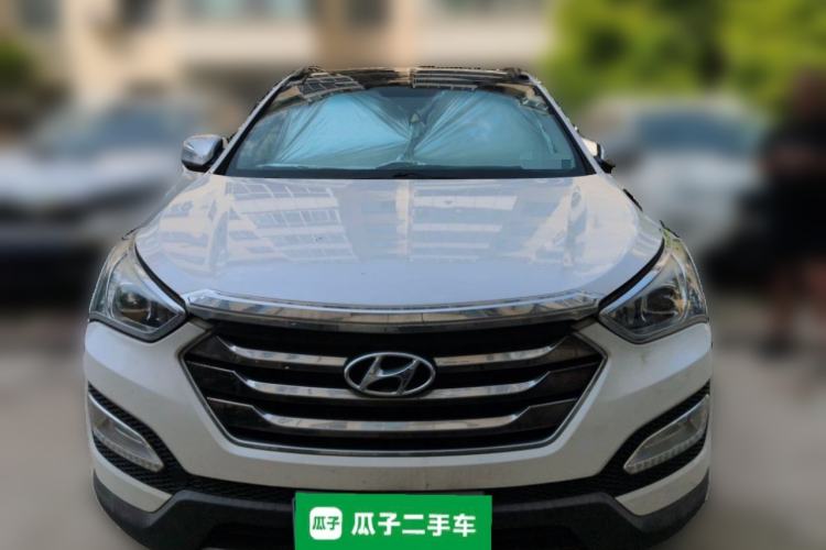 Used Hyundai Santa Fe 2013 2.4L Automatic Two-Wheel Drive Smart Version Front