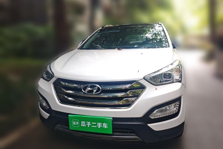 Used Hyundai Santa Fe 2013 2.4L Automatic 4x4 Smart Version Front