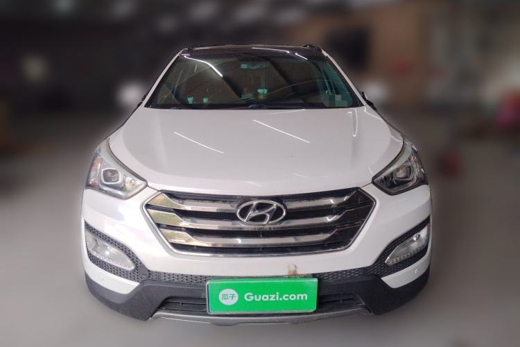 Used Hyundai Santa Fe 2013 2.4L Automatic Two-Wheel Drive Smart Version Front