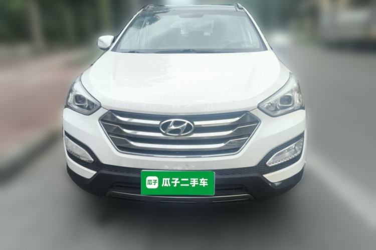 Used Hyundai Santa Fe 2013 2.4L Automatic Two-Wheel Drive Smart Version Front