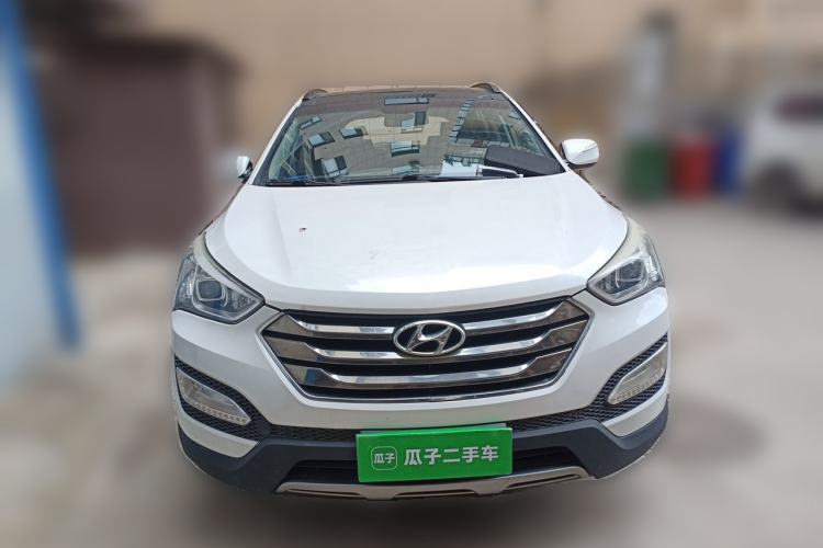 Used Hyundai Santa Fe 2013 2.4L Automatic Two-Wheel Drive Smart Version Front