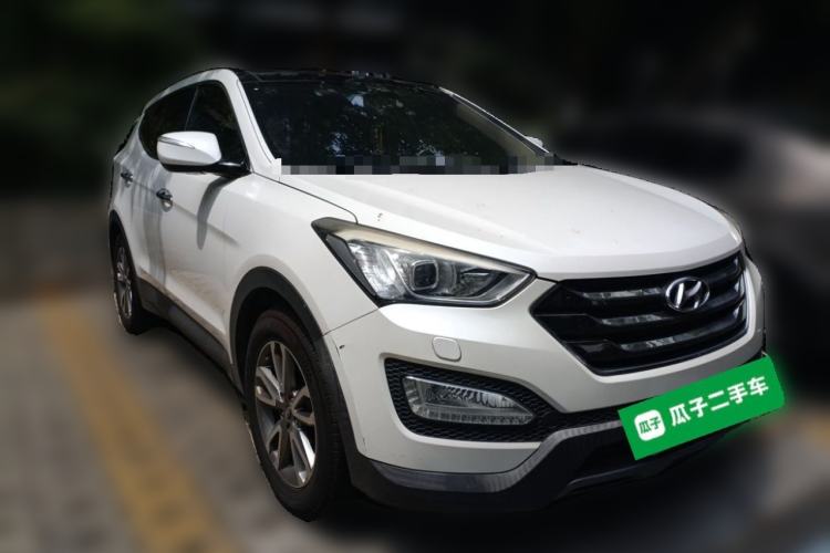 Used Hyundai Santa Fe 2013 2.4L Automatic 4x4 Prestige Edition Front Right 45 Deg