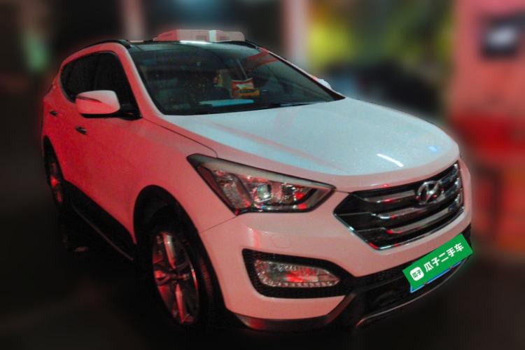 Used Hyundai Santa Fe 2013 2.4L Automatic 4x4 Prestige Edition Front Right 45 Deg