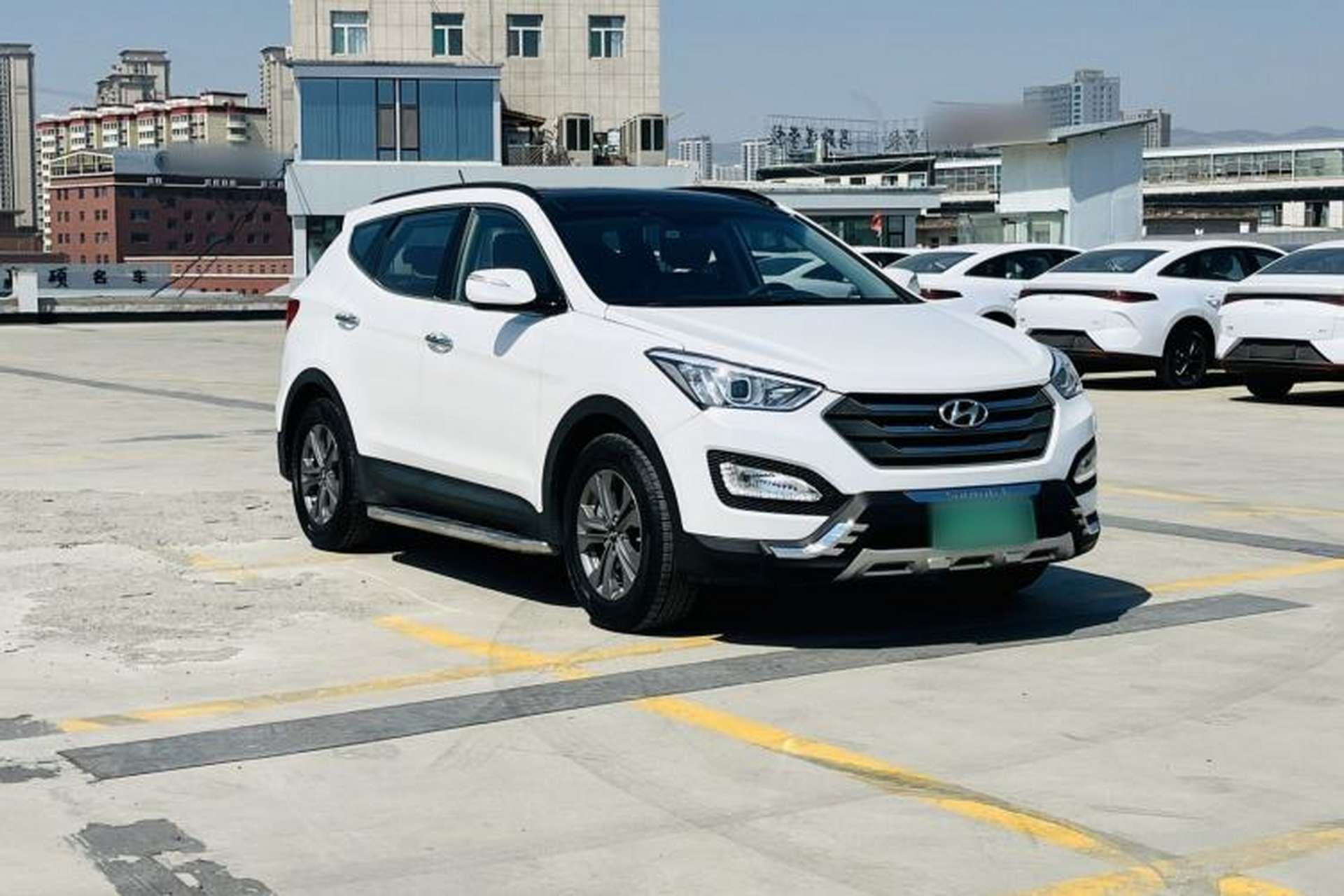 Used Hyundai Santa Fe 2013 2.4L Automatic Two-Wheel Drive Smart Version Front Right 45 Deg