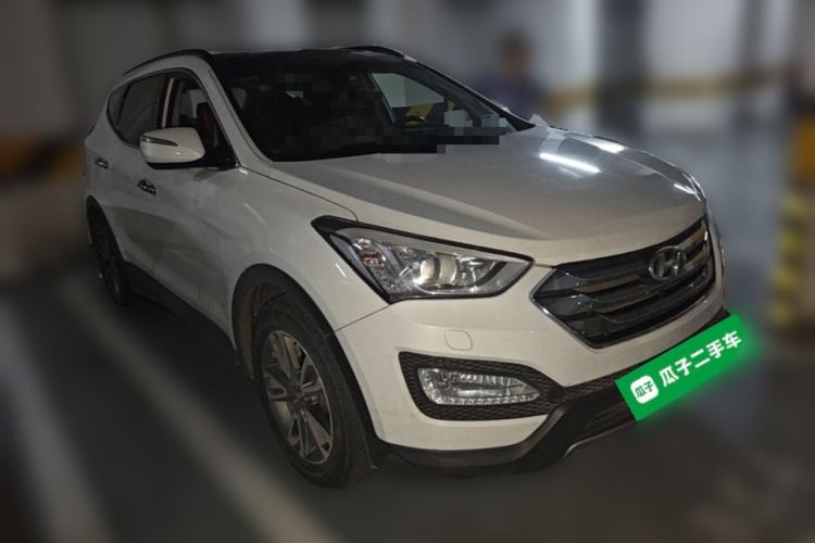 Used Hyundai Santa Fe 2013 2.4L Automatic 4x4 Prestige Edition Front Right 45 Deg