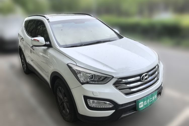 Used Hyundai Santa Fe 2013 Revised Version 2.4L Automatic All-Wheel Drive Smart Type Front Right 45 Deg
