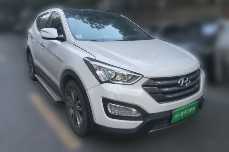 Used Hyundai Santa Fe 2013 2.0T Automatic All-Wheel Drive Prestige Version Front Right 45 Deg