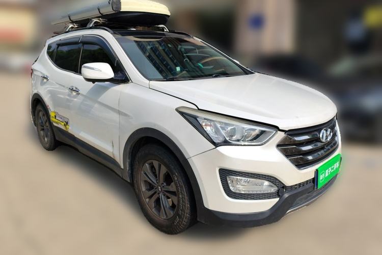Used Hyundai Santa Fe 2013 2.4L Automatic Two-Wheel Drive Smart Version Front Right 45 Deg