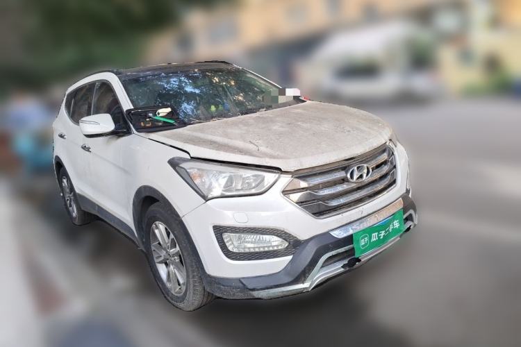 Used Hyundai Santa Fe 2013 2.4L Automatic 4x4 Prestige Edition Front Right 45 Deg