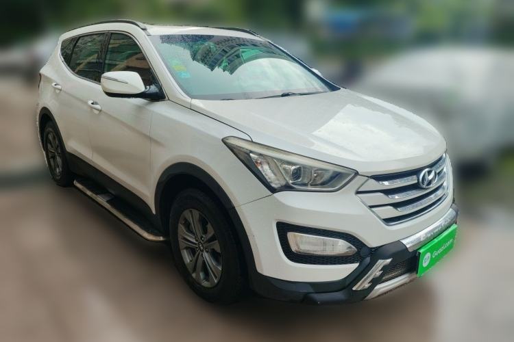 Used Hyundai Santa Fe 2013 2.4L Automatic 2WD Comfort Edition Front Right 45 Deg