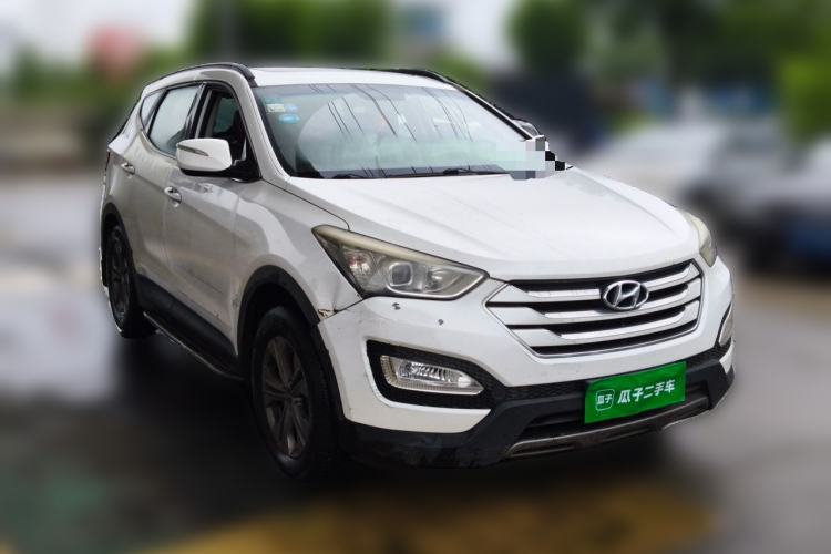 Used Hyundai Santa Fe 2013 2.4L Automatic 2WD Comfort Edition Front Right 45 Deg