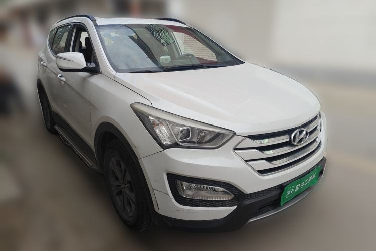 Used Hyundai Santa Fe 2013 2.4L Automatic 2WD Comfort Edition Front Right 45 Deg