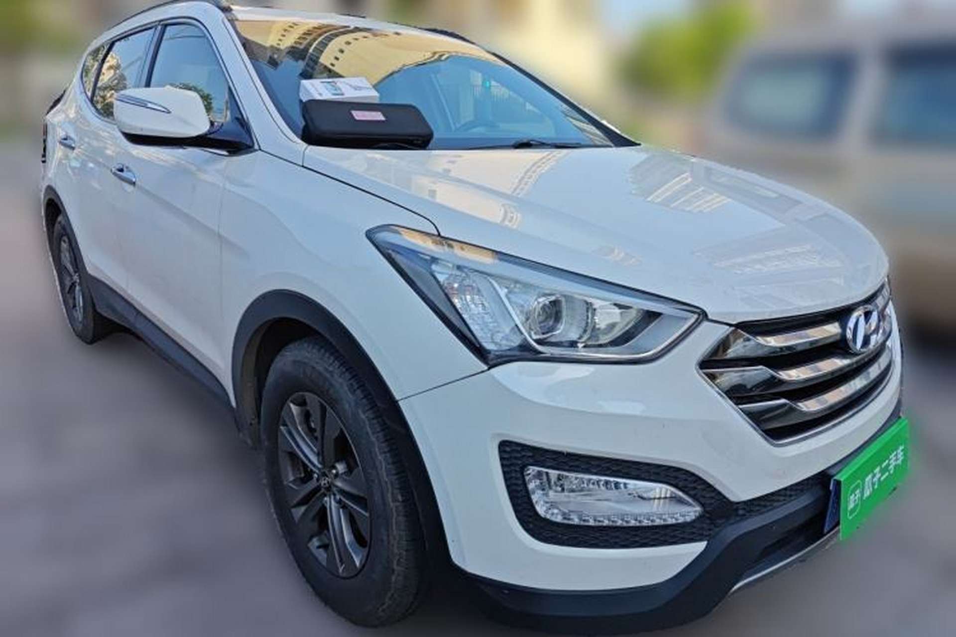 Used Hyundai Santa Fe 2013 2.4L Automatic 4x4 Smart Version Front Right 45 Deg