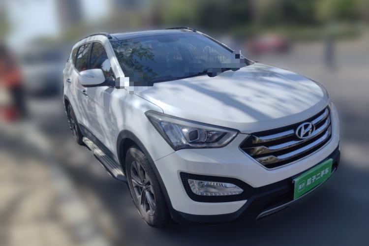 Used Hyundai Santa Fe 2013 Revised Version 2.4L Automatic All-Wheel Drive Smart Type Front Right 45 Deg