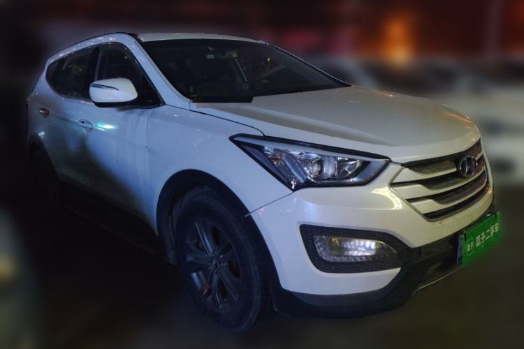 Used Hyundai Santa Fe 2013 2.4L Automatic 2WD Comfort Edition Front Right 45 Deg