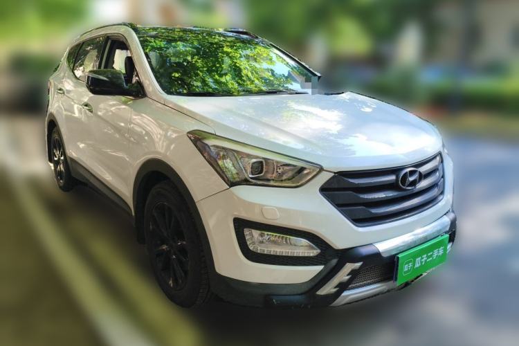 Used Hyundai Santa Fe 2013 2.0T Automatic All-Wheel Drive Prestige Version Front Right 45 Deg