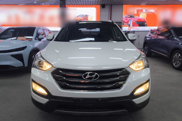 Used Hyundai Santa Fe 2013 2.4L Automatic Two-Wheel Drive Smart Version Front