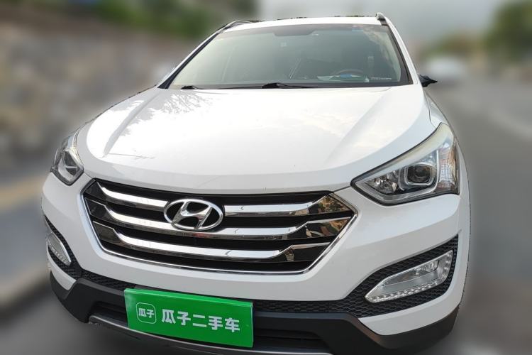 Used Hyundai Santa Fe 2013 Revised Version 2.4L Automatic All-Wheel Drive Smart Type Front