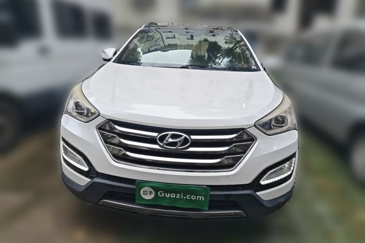 Used Hyundai Santa Fe 2013 2.4L Automatic Two-Wheel Drive Smart Version Front
