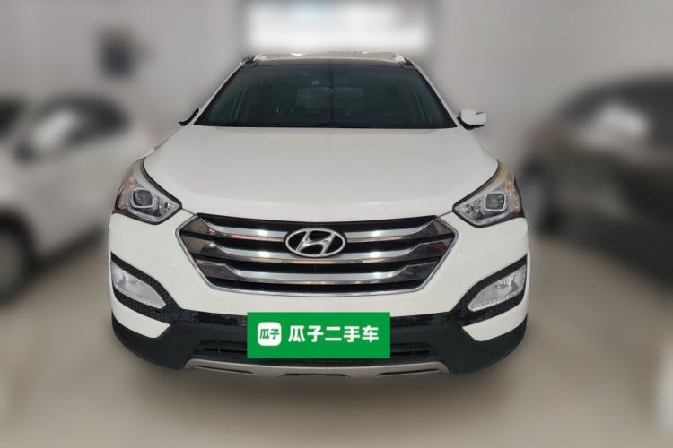 Used Hyundai Santa Fe 2013 2.4L Automatic Two-Wheel Drive Smart Version Front