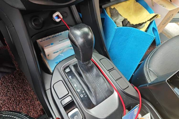 Used Hyundai Santa Fe 2013 2.4L Automatic 2WD Comfort Edition Gear Lever
