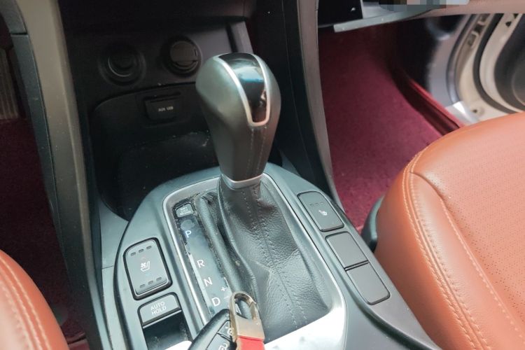 Used Hyundai Santa Fe 2013 Revised Version 2.4L Automatic All-Wheel Drive Luxury Trim Gear Lever