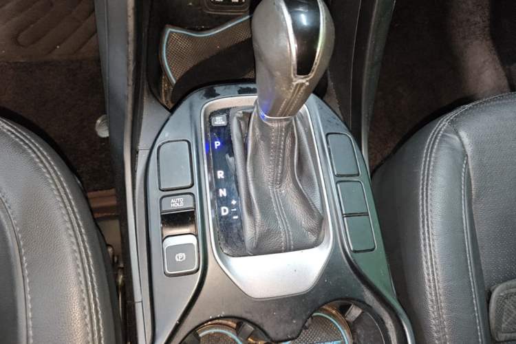 Used Hyundai Santa Fe 2013 Revised Version 2.4L Automatic All-Wheel Drive Smart Type Gear Lever