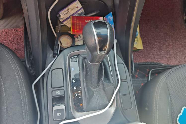 Used Hyundai Santa Fe 2013 2.4L Automatic 2WD Comfort Edition Gear Lever