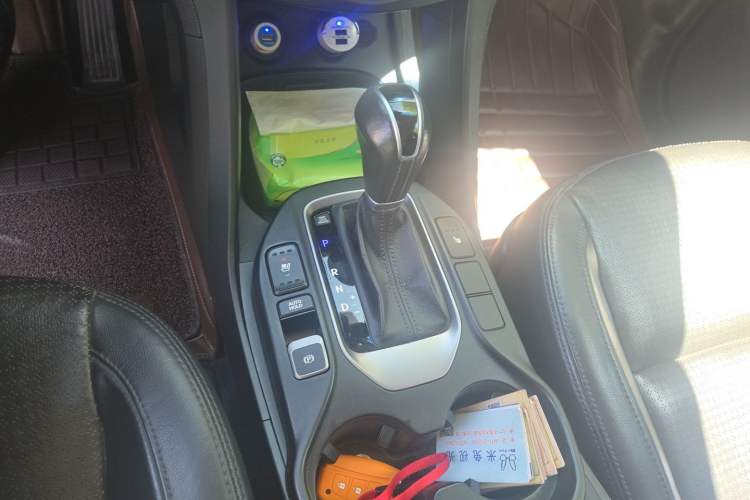 Used Hyundai Santa Fe 2013 2.0T Automatic All-Wheel Drive Prestige Version Gear Lever