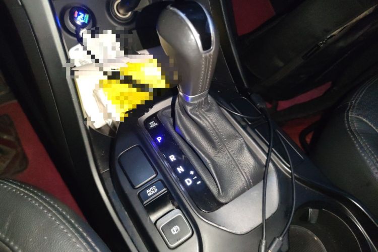 Used Hyundai Santa Fe 2013 2.4L Automatic Two-Wheel Drive Smart Version Gear Lever